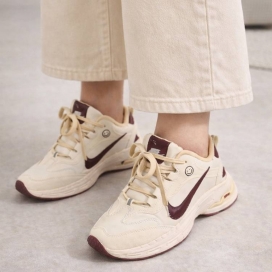 کتونی نایککرم زرشکی