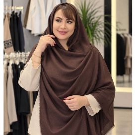 شال نخی دور ریش قهوه‌ای