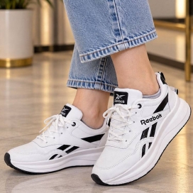کتونی سفید (Reebok)